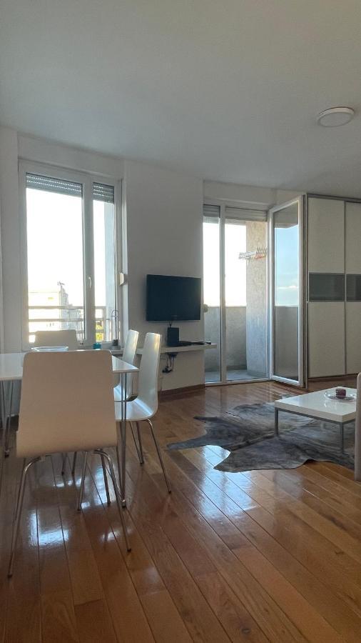 Luka 1718 Apartments Belgrado Esterno foto